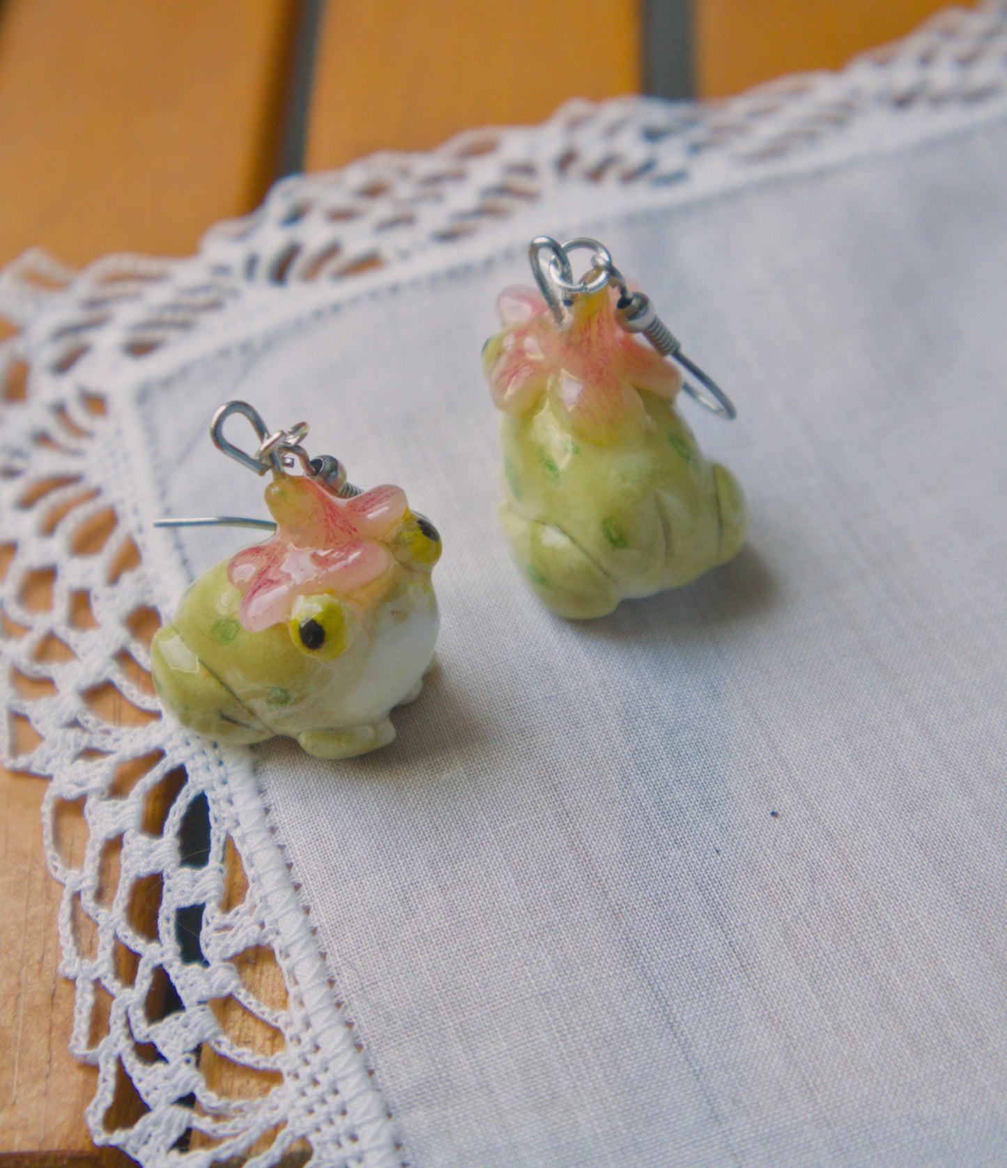 Silly Frog Earrings Pink