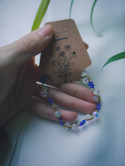 Forget-me-nots -blue and white bracelet
