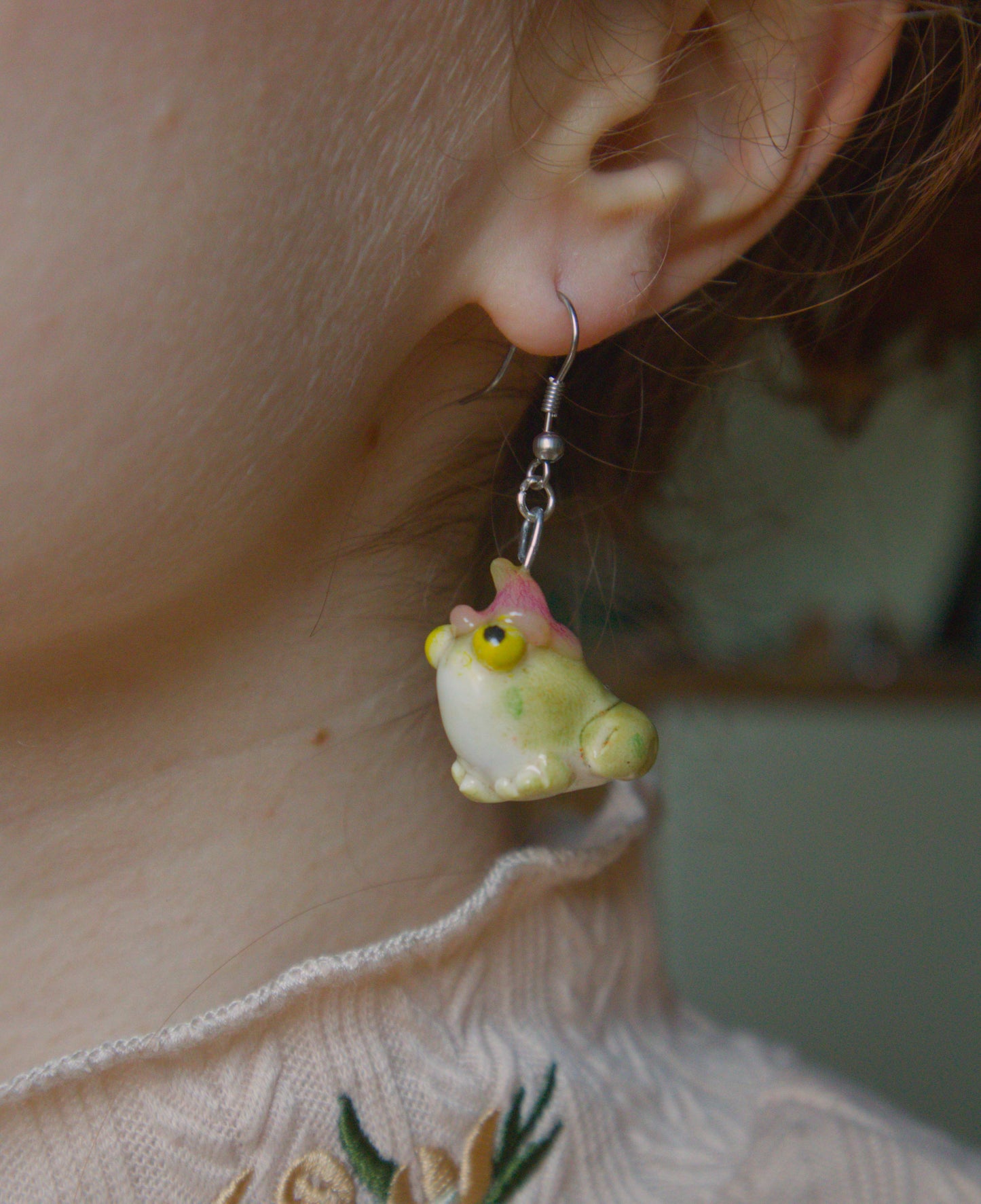 Silly Frog Earrings Pink