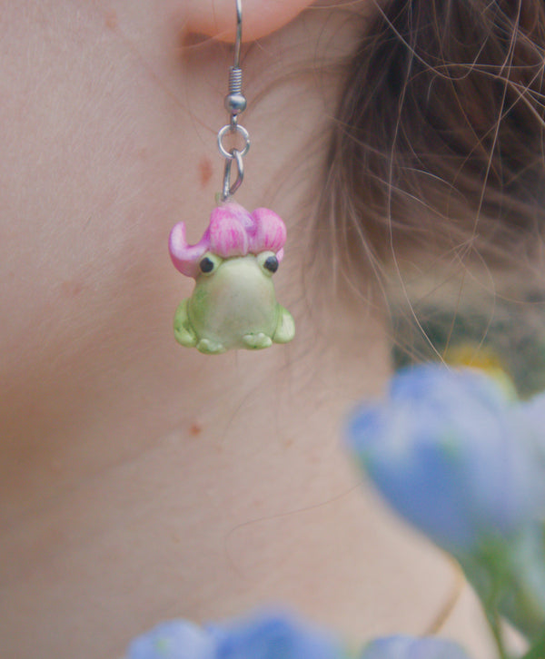 Hyacinth Hat Frog Earrings