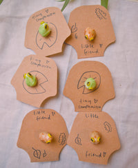 Green Frog and Brown Toad Pin